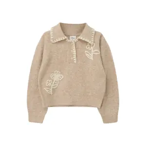Pull με γιακά polo και κεντημένα λουλούδια για κορίτσι s.Oliver image-0