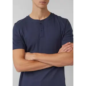 T-shirt με γιακά Henley και δομή διαμαντιού s.Oliver image-3