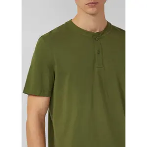 T-shirt με γιακά Henley και δομή διαμαντιού s.Oliver image-3