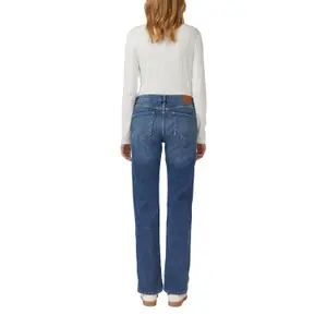 Jeans Regular coupe droite taille mi-haute jambe droite longues poches plaquées femme s.Oliver image-5