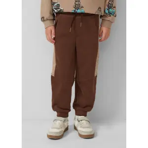 Joggingbyxor med kontrasterande remmar och tryckt detalj för babypojkar s.Oliver image-5