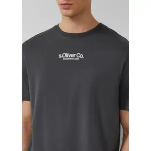 T-shirt από ζέρσεϊ με στρογγυλή λαιμόκοψη και τυπωμένο λογότυπο s.Oliver image-3