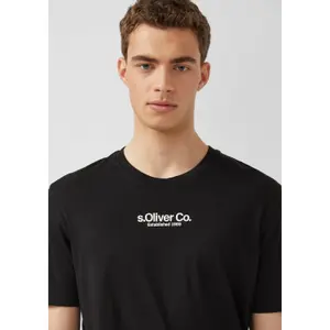 T-shirt από ζέρσεϊ με στρογγυλή λαιμόκοψη και τυπωμένο λογότυπο s.Oliver image-3