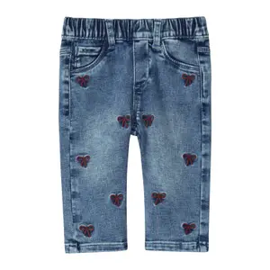 Jeans Straight taglio dritto taglia standard gamba dritta effetto usato con ricamo neonato s.Oliver image-2