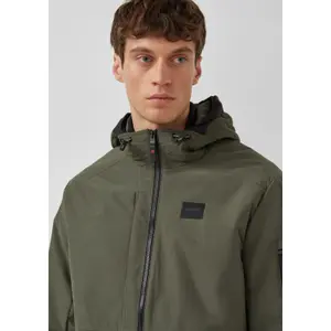 Chaqueta outdoor acolchada con capucha ajustable s.Oliver image-3