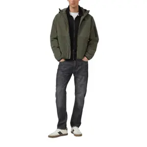 Chaqueta outdoor acolchada con capucha ajustable s.Oliver image-6