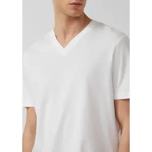 T-shirt από ζέρσεϊ με V λαιμόκοψη και εκτύπωση λογότυπου s.Oliver image-3