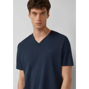 T-shirt από ζέρσεϊ με V λαιμόκοψη και εκτύπωση λογότυπου s.Oliver image-3