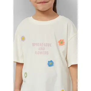 Oversize T-shirt med tryck fram och applikationer flicka s.Oliver image-5