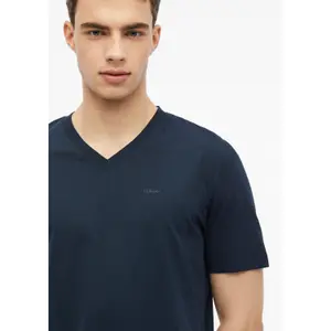 T-shirt μαλακό με V λαιμόκοψη από βαμβακερό jersey με λεπτομέρεια λογότυπου s.Oliver image-3