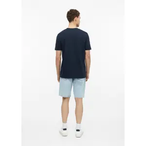 T-shirt μαλακό με V λαιμόκοψη από βαμβακερό jersey με λεπτομέρεια λογότυπου s.Oliver image-4