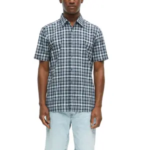 Chemise en coton à carreaux avec col italien et ourlet arrondi s.Oliver image-2