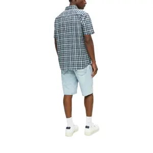 Chemise en coton à carreaux avec col italien et ourlet arrondi s.Oliver image-5