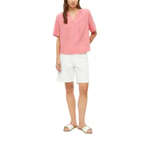 Blusa fluida em viscose misturada com franzidos e estampado integral gola redonda corte amplo mulher s.Oliver image-6