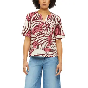 Blusa fluida em viscose misturada com franzidos e estampado integral gola redonda corte amplo mulher s.Oliver image-2