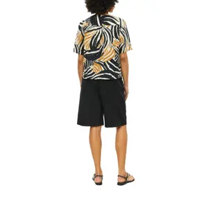 Blusa fluida em viscose misturada com franzidos e impressão integral senhora s.Oliver image-5