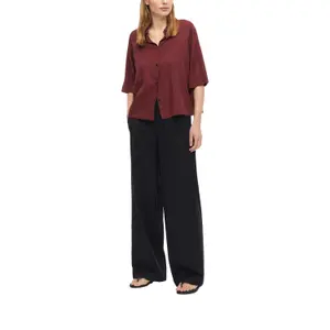 Blusa fluida de mangas cortas en lino mezclado con cuello de camisa mujer s.Oliver image-6