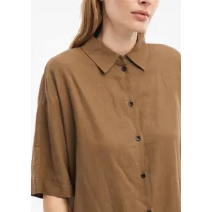 Blusa fluida de mangas cortas en lino mezclado con cuello de camisa mujer s.Oliver image-3