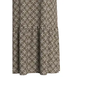Robe sans manches en viscose imprimée all-over et froncée col rond coupe droite teck mulher s.Oliver image-4