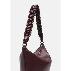 Women's Shoulder Bag with Texture and Removable Handle s.Oliver image-5