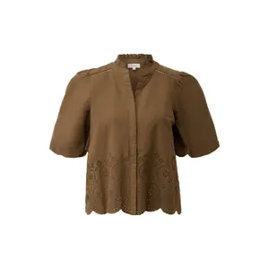 Blusa leve em bordado inglês com gola de babados e franzidos mulher s.Oliver image-0