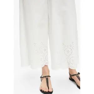 Leichter Baumwollhose mit englischer Stickerei für Damen s.Oliver image-3