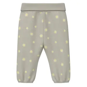 Παντελόνι jogging unisex σε φαρδιά γραμμή με all-over εκτύπωση και ριμπ άκρη για μωρά s.Oliver image-1