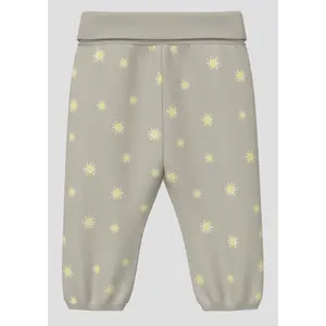 Παντελόνι jogging unisex σε φαρδιά γραμμή με all-over εκτύπωση και ριμπ άκρη για μωρά s.Oliver image-4