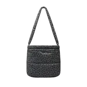 Animal Print Tote Bag with Magnetic Closure for Women s.Oliver image-2