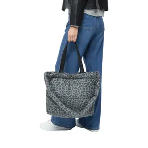 Animal Print Tote Bag with Magnetic Closure for Women s.Oliver image-5