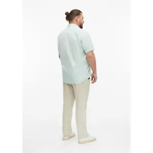 Chemise classique à manches courtes avec col structure italien et poche poitrine s.Oliver image-4