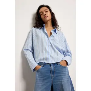 Casual Fit Shirt Collar Blouse with Button Placket for Women s.Oliver image-2