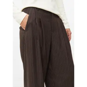 7/8 Hosen mit Falten und schmalen Beinen Damenmodell s.Oliver image-3