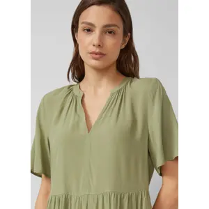 Kurzes Viskosekleid mit Rüschen Damen s.Oliver image-4