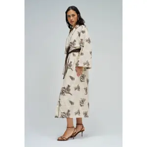 Embroidered Women's Kimono Salsa Jeans image-3