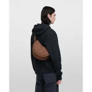 Borsa a tracolla curva donna Sandqvist Round S image-4