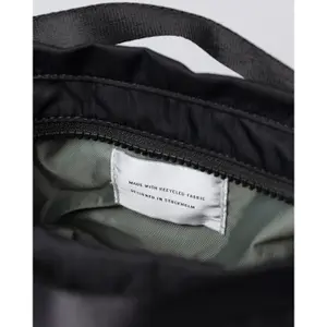 Schultertasche Sandqvist Stevie image-4