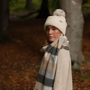 Women's scarf Sätila Bua image-1