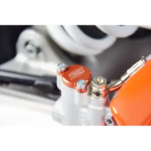 Rear Master Cylinder Cap Scar image-1