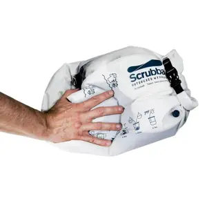 Leichter, umweltfreundlicher Waschbeutel Scrubba image-1