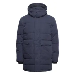 16086114-3988946-parka-selected-bow-sky-captain