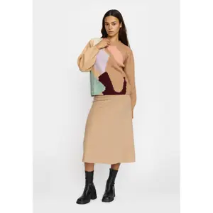 Woman sweater Selfhood image-1
