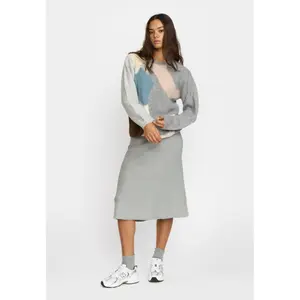 Woman sweater Selfhood image-1