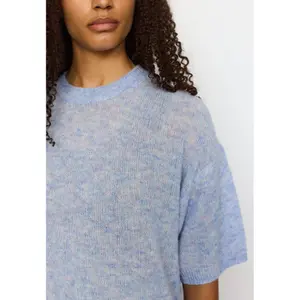 Women's short-sleeved sweater Selfhood image-3