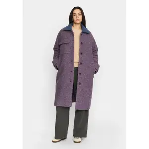 Manteau à poche femme Selfhood image-1
