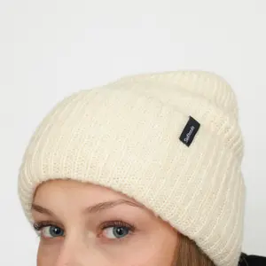 Beanie Selfhood Fluffy image-1