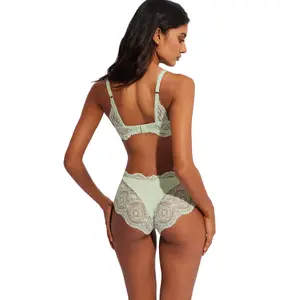 Biustonosz trójkątny z slimakami dla kobiet Selmark Matilda Mariage image-3