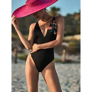 Bañador de una pieza triángulo preformado multiposiciones mujer Selmark Julieta image-3