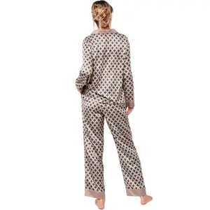 Satin Pyjama Hose und Langarmbluse für Damen Selmark P116 image-1