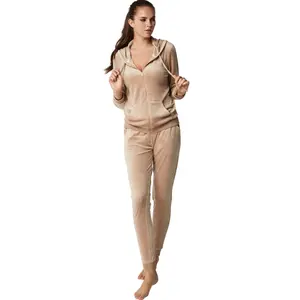 Pijama con sudadera con capucha y cremallera para mujer Selmark Sport P90